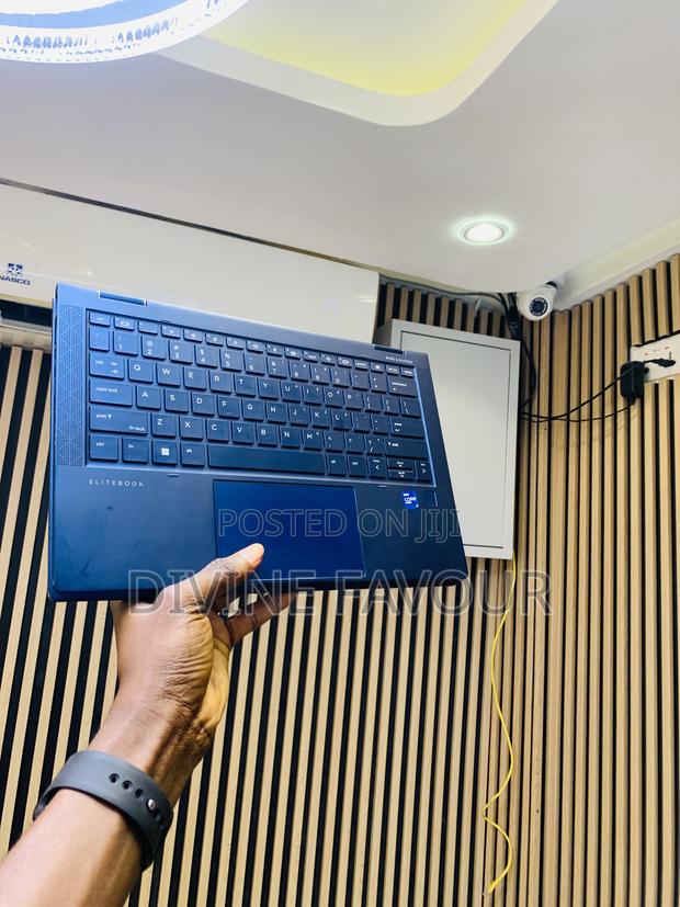 Laptop HP Dragonfly G2 8GB Intel Core I5 SSD 256GB · Photo 5