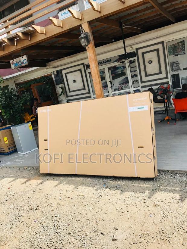 Powerful Connectivity With Samsung 98”Tv · Photo 1