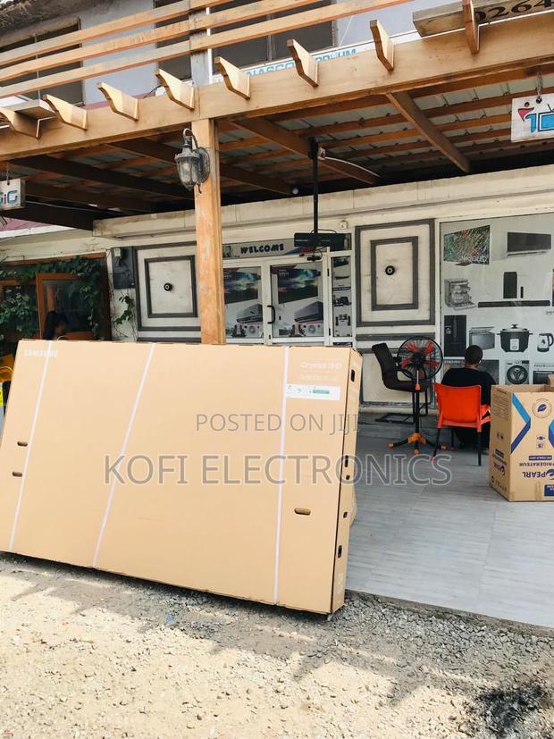 Powerful Connectivity With Samsung 98”Tv · Photo 2