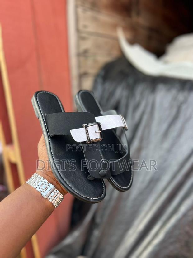 Obaa Sima Feminine/ Ladies Leather Slipper · Photo 2