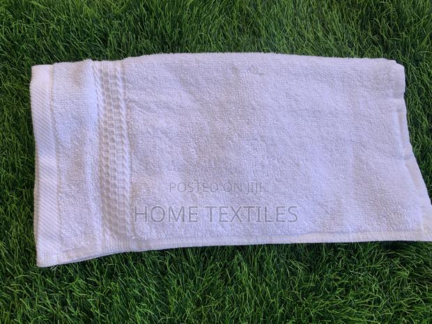 White Floral Fluffy Face Towel 13*13cm · Photo 1