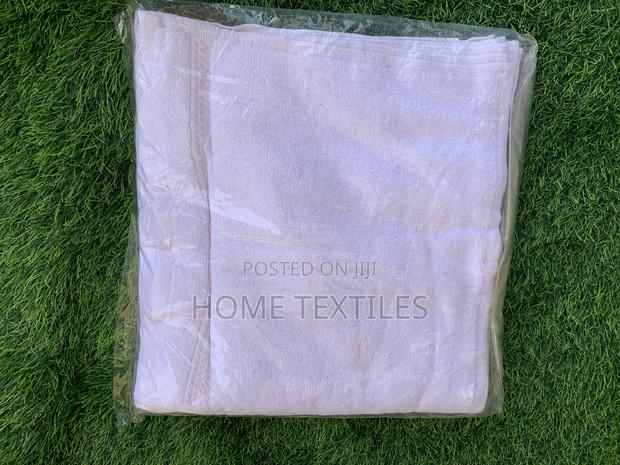 12 Pieces Floral Fluffy Duvets (Soaks Water) · Photo 1