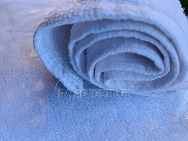 White Water Absorbent Face Towel · Photo 1