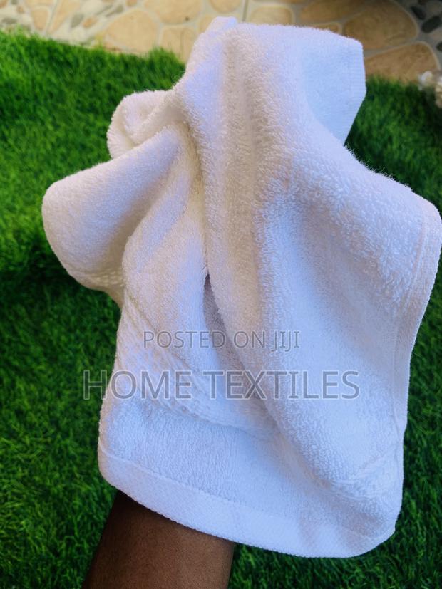 White Absorbent Face Towels · Photo 1