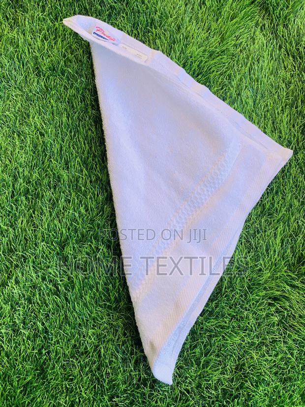 White Fast Drying Face Towel · Photo 1