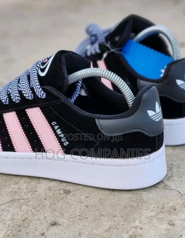 Adidas Campus Sneakers · Photo 2