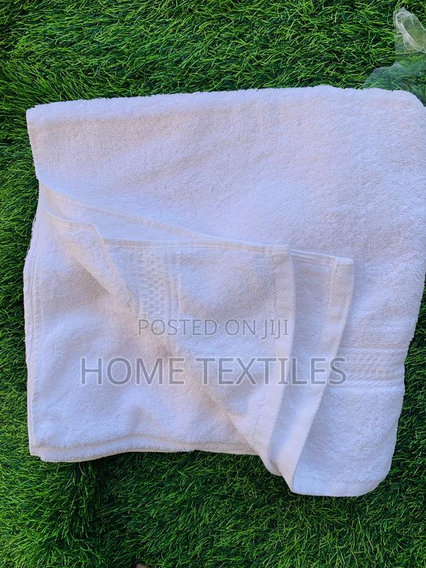 Large Size Bath Towel Perfect for Home,Spa and Gym Use · Photo 1