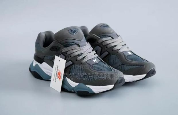 New Balance Premium Shoes · Photo 2