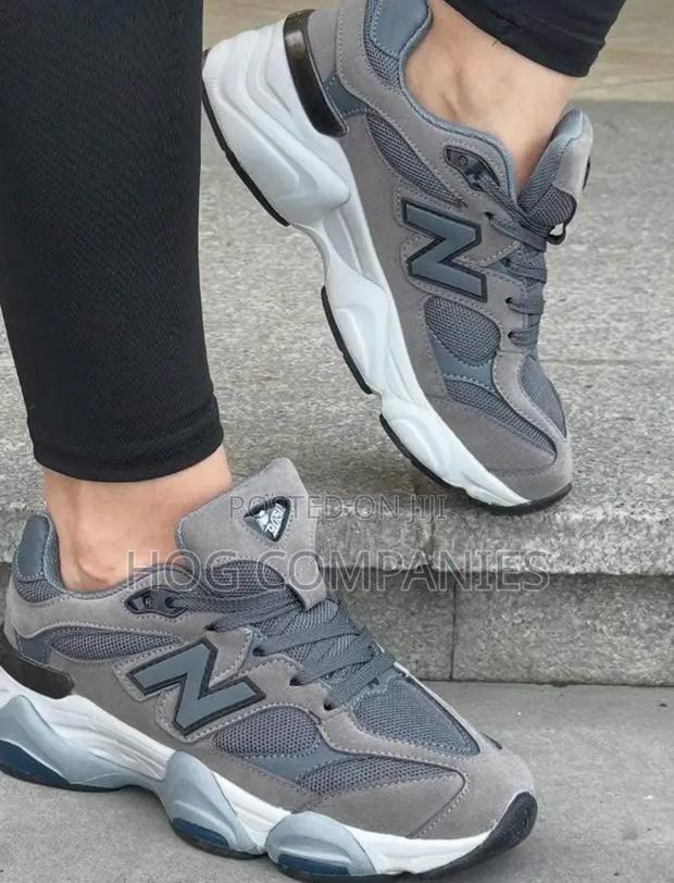 New Balance Premium Shoes · Photo 1
