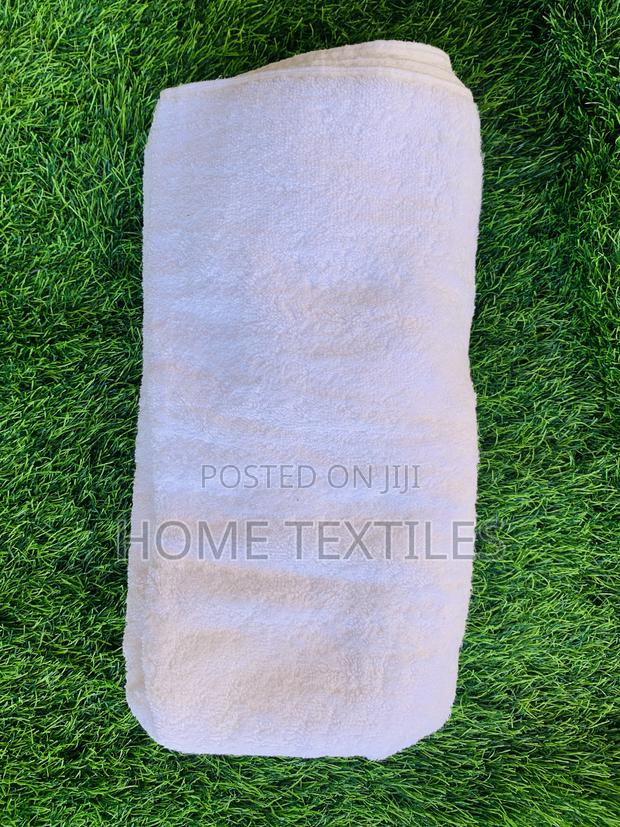 Big Size Bath Towels Available for Home,Spa and Gym Use · Photo 1