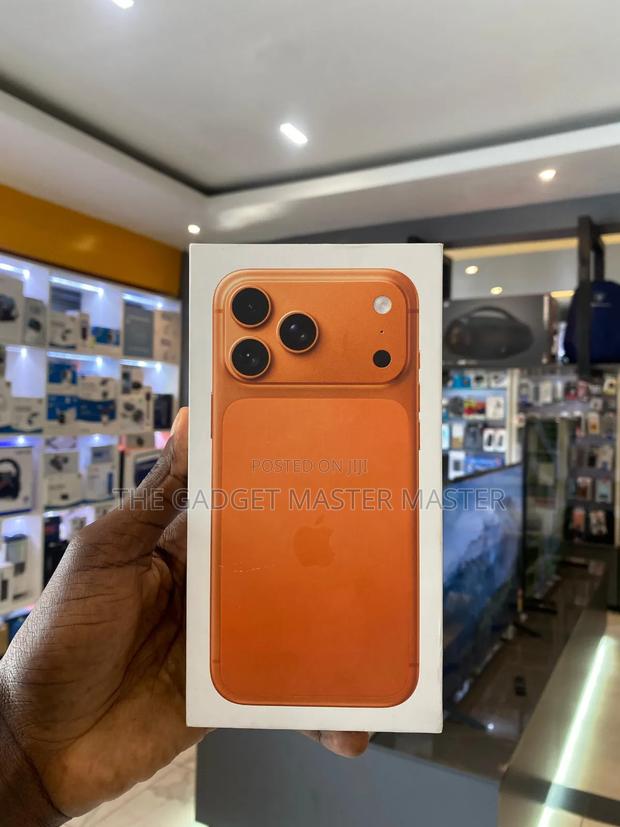 New Apple iPhone 17 Pro Max 1 TB Orange · Photo 1