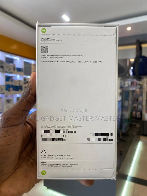 New Apple iPhone 17 Pro Max 1 TB Orange · Photo 2