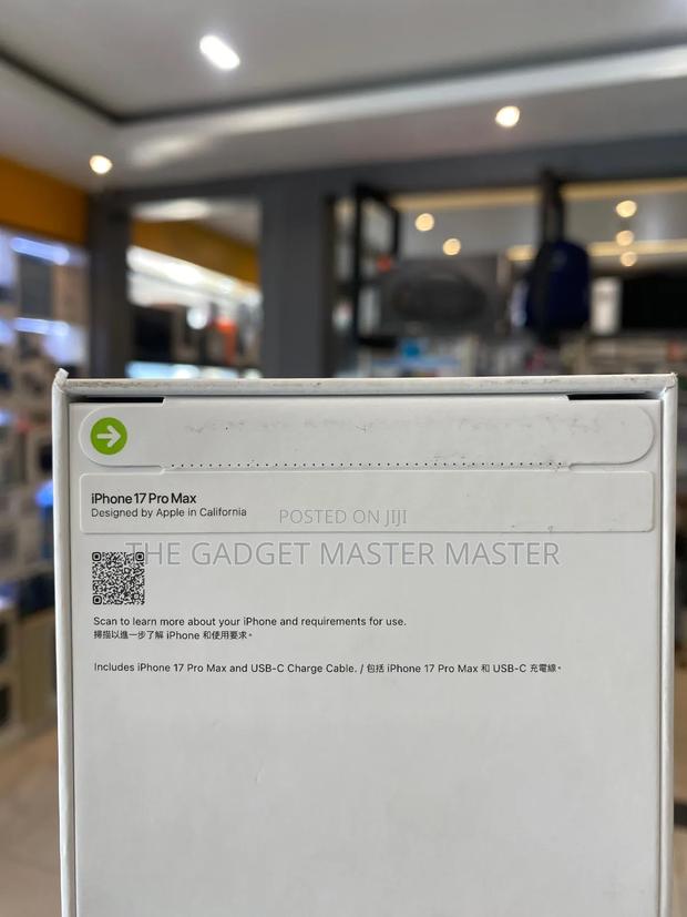 New Apple iPhone 17 Pro Max 1 TB Orange · Photo 3