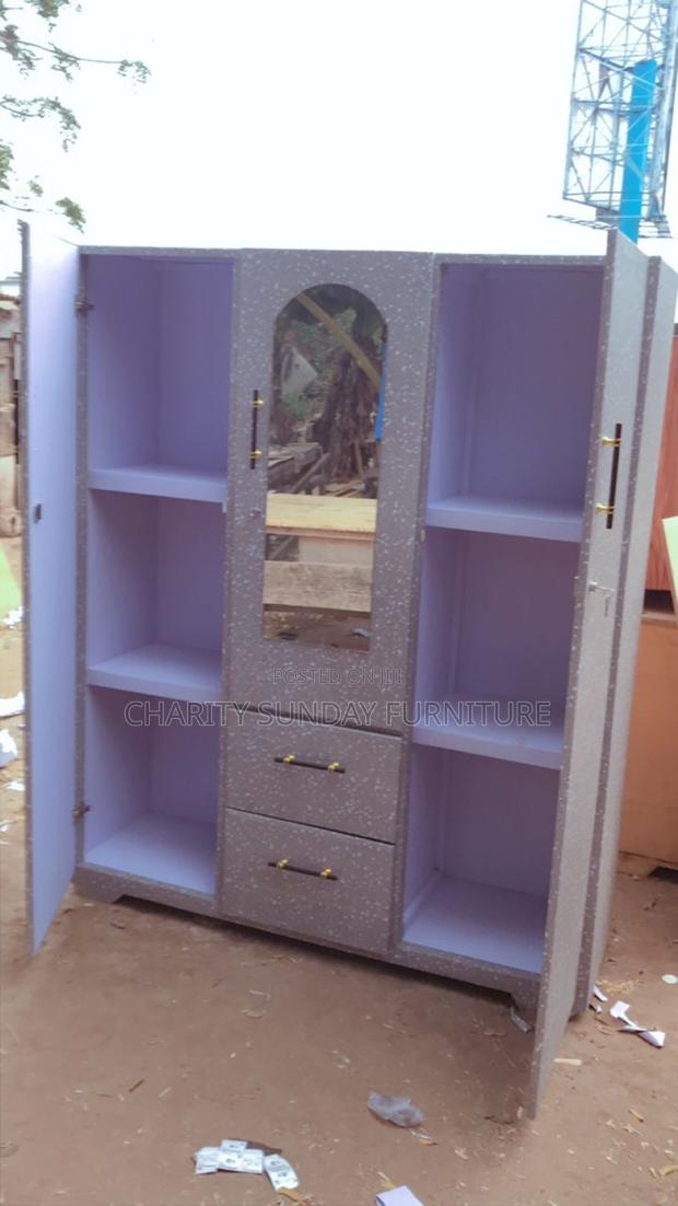 Quality Three in One Wardrobe · Photo 1