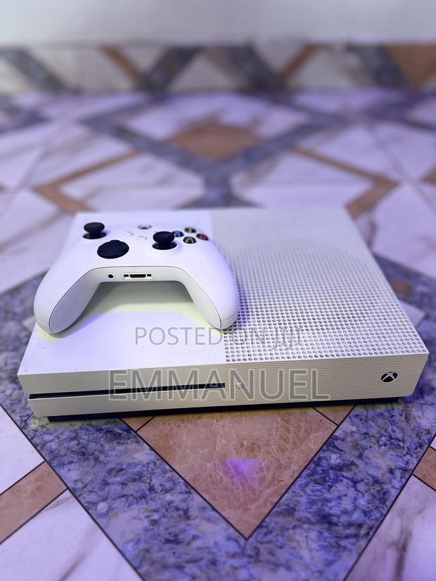 Xbox One S 1tb Bundle | 17+ Games Installed | Fc 26 Included · Photo 2
