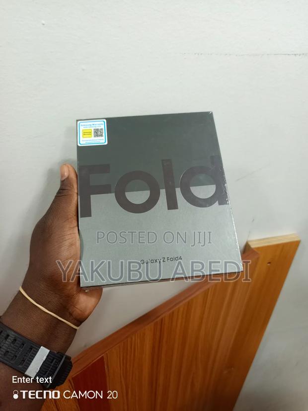 New Samsung Galaxy Z Fold4 256 GB Black · Photo 1