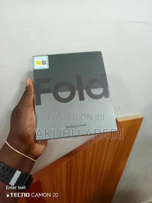 New Samsung Galaxy Z Fold4 256 GB Black · Photo 2