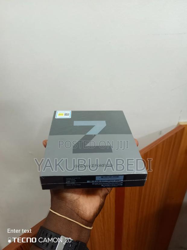 New Samsung Galaxy Z Fold 3 256 GB Black · Photo 1