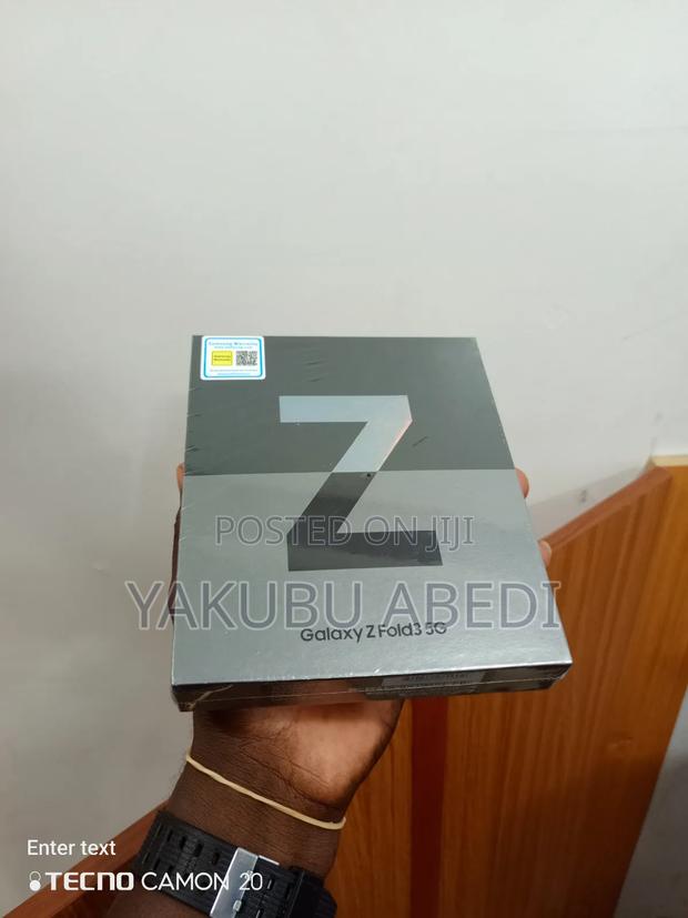 New Samsung Galaxy Z Fold 3 256 GB Black · Photo 2