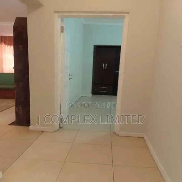 3bdrm Apartment in Estates for rent · Photo 1