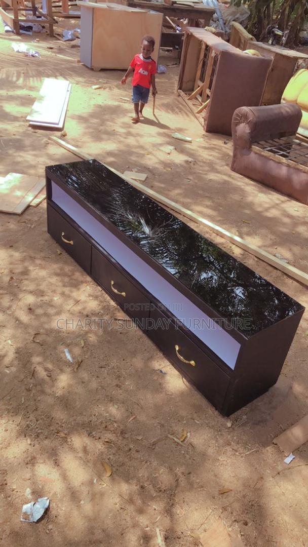 Quality Glass Tv Stand · Photo 1