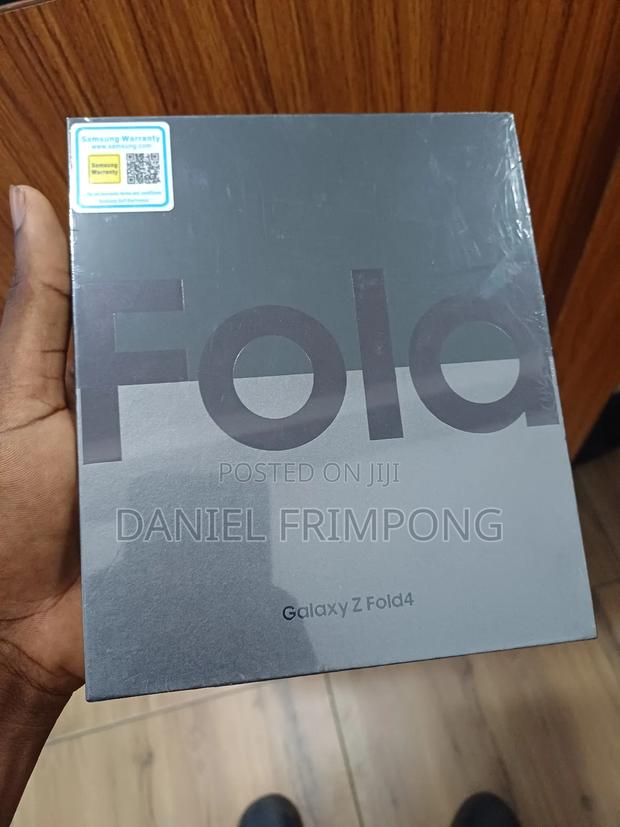 New Samsung Galaxy Z Fold4 256 GB Black · Photo 1