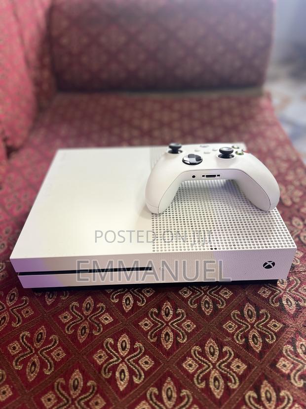 Xbox One S 1tb Gaming Pack – 17+ Games Inside · Photo 2