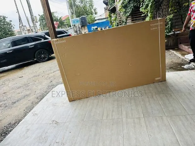Text Us Fir Your 75 Inch Class Crystal Uhd U8000f Samsung · Photo 1