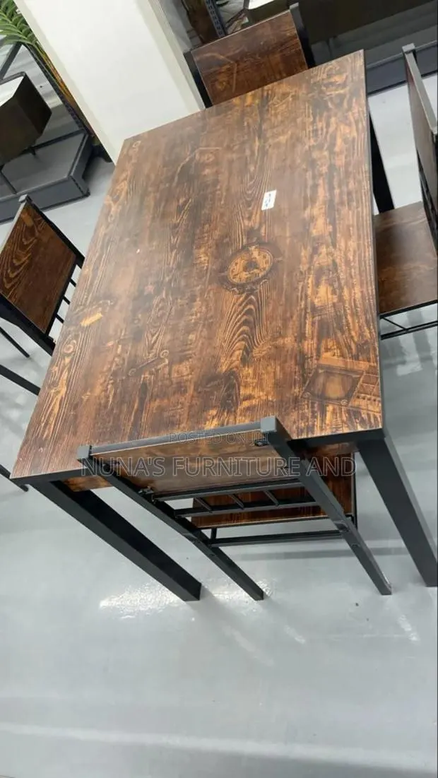 Wooden Dining Table · Photo 1
