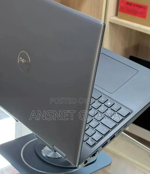 New Laptop Dell Precision 7670 64GB Intel Core i9 SSD 1T · Photo 1