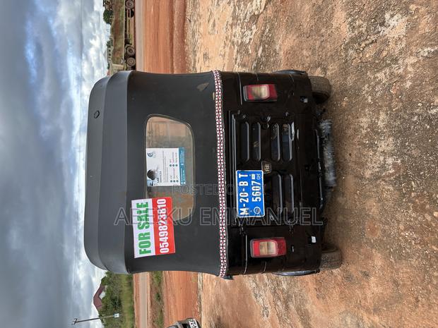 Bajaj 2020 Black · Photo 4