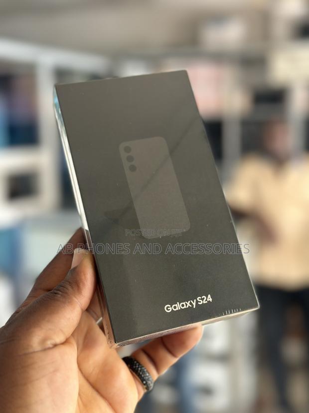 New Samsung Galaxy S24 128 GB Black · Photo 2