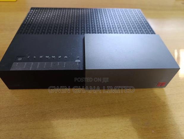 Zte Dual Band Gigabit Wireless Router. 1x Wan,4xlan,1xsfp,2x Usb · Photo 3