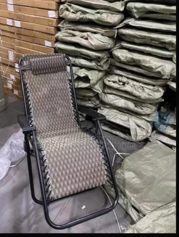 Generic Relaxing Folding Chair · Photo 2