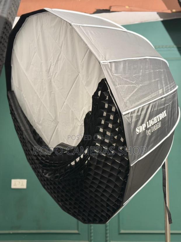 Beams Deep Parabolic Softbox +Diffusers + Beauty Dish Plate + Grid · Photo 2
