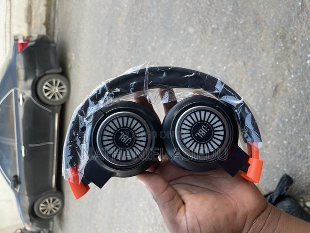 JBL Tune 730bt Wireless Over-Ear Headphone. · Photo 2