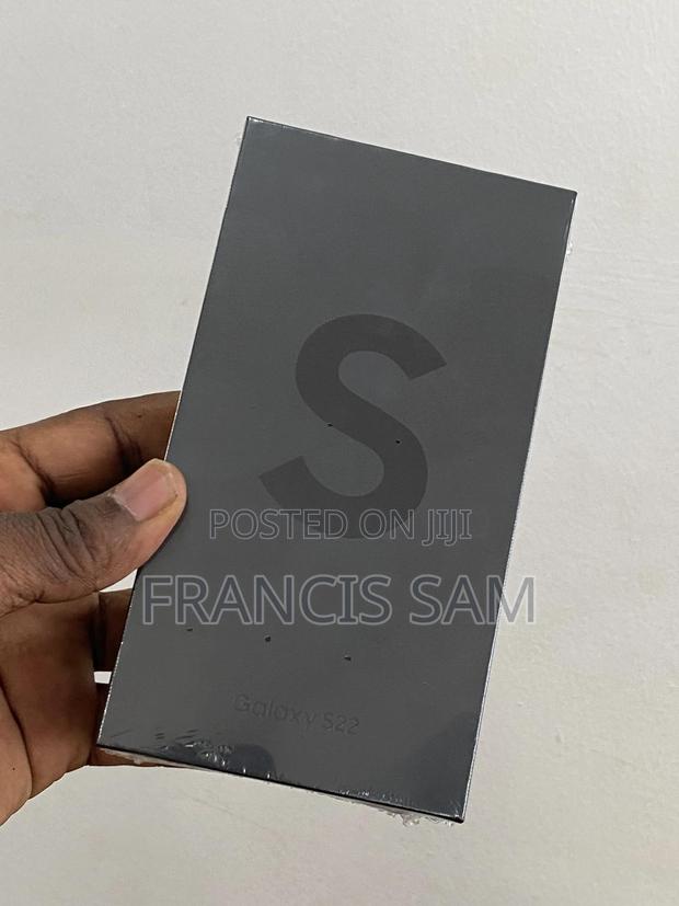 New Samsung Galaxy S22 5G 128 GB Black · Photo 2
