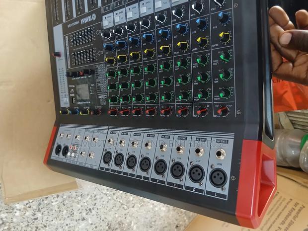 Yamaha Professional Mixer (Pm 8 Channels) · Photo 3