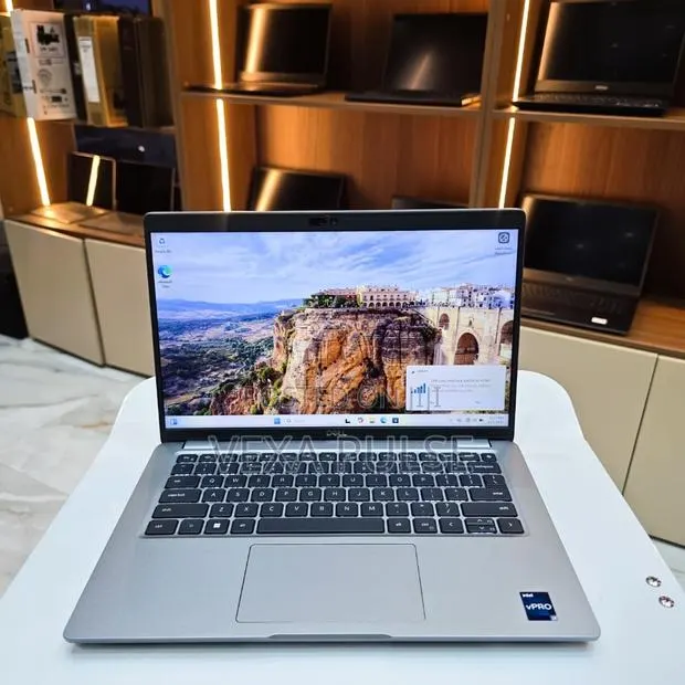 Laptop Dell Latitude 5440 16GB Intel Core i7 SSD 512GB · Photo 1