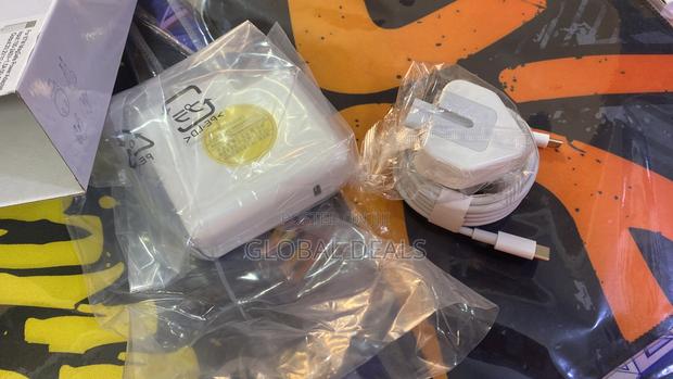 Macbook Type-C Chargers · Photo 2