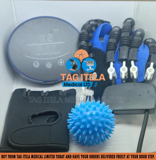 Rehabilitation Stroke Glove (Rechargeable) · Photo 1