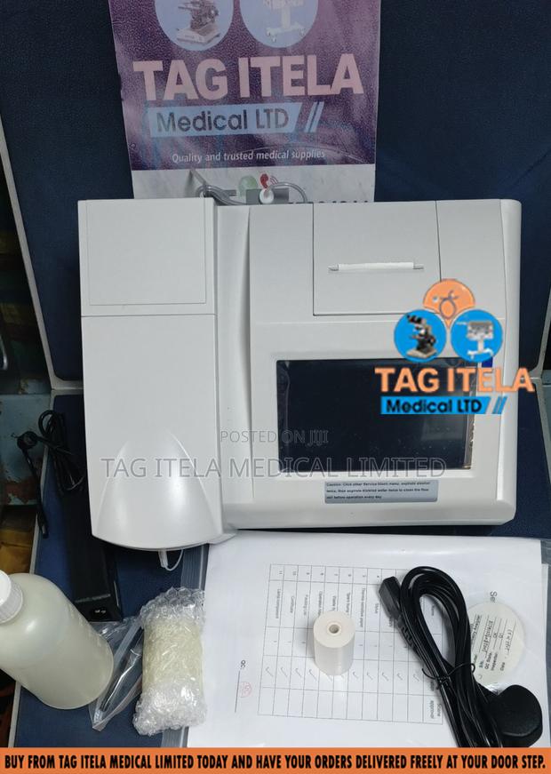 Chemistry Analyzer (Semi-Auto) · Photo 2