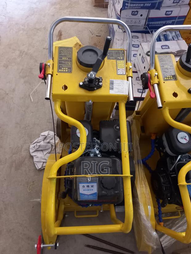 Road Cutting Machine · Photo 1