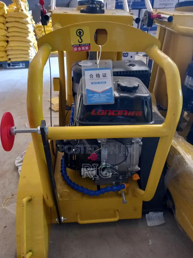 Road Cutting Machine · Photo 2
