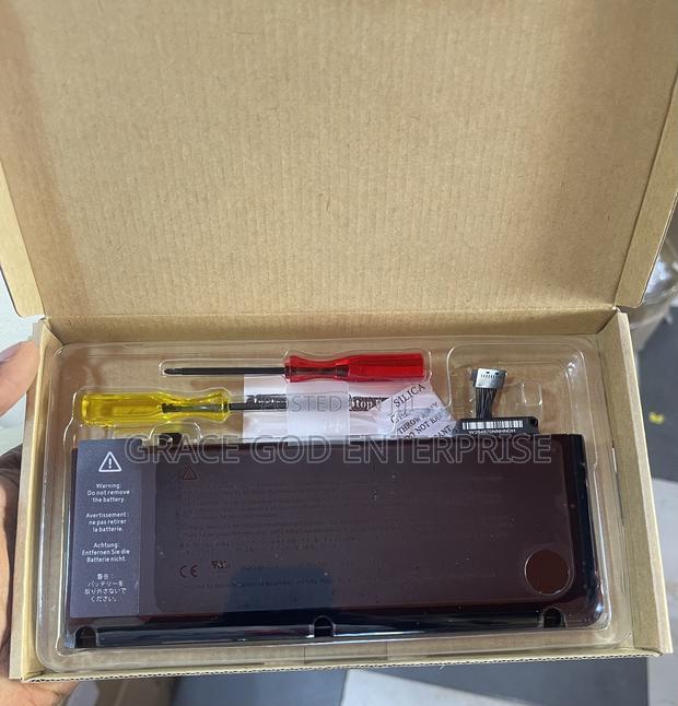 Original Macbook Pro 13 Inches A1322 A1278 Battery · Photo 1