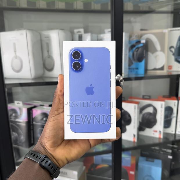 New Apple iPhone 16 128 GB Blue · Photo 2