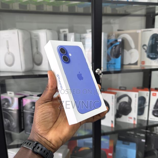 New Apple iPhone 16 128 GB Blue