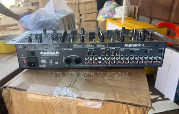 Numark C3usb Professional 19" Mixer · Photo 2