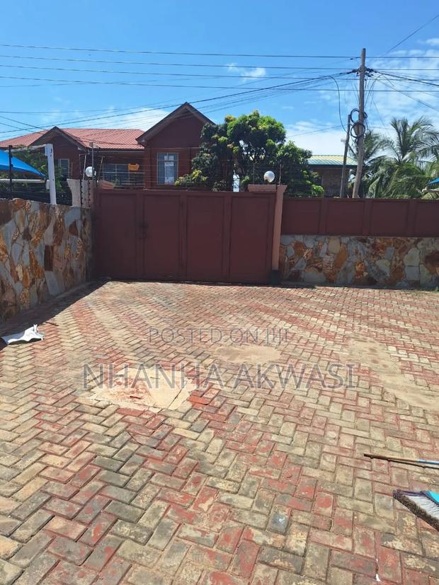 3bdrm House in Spintex, Sakumono for rent · Photo 4