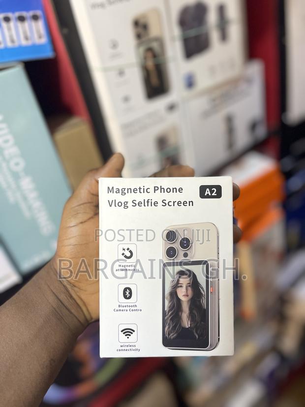 Magsafe Phone Selfie Screen · Photo 4